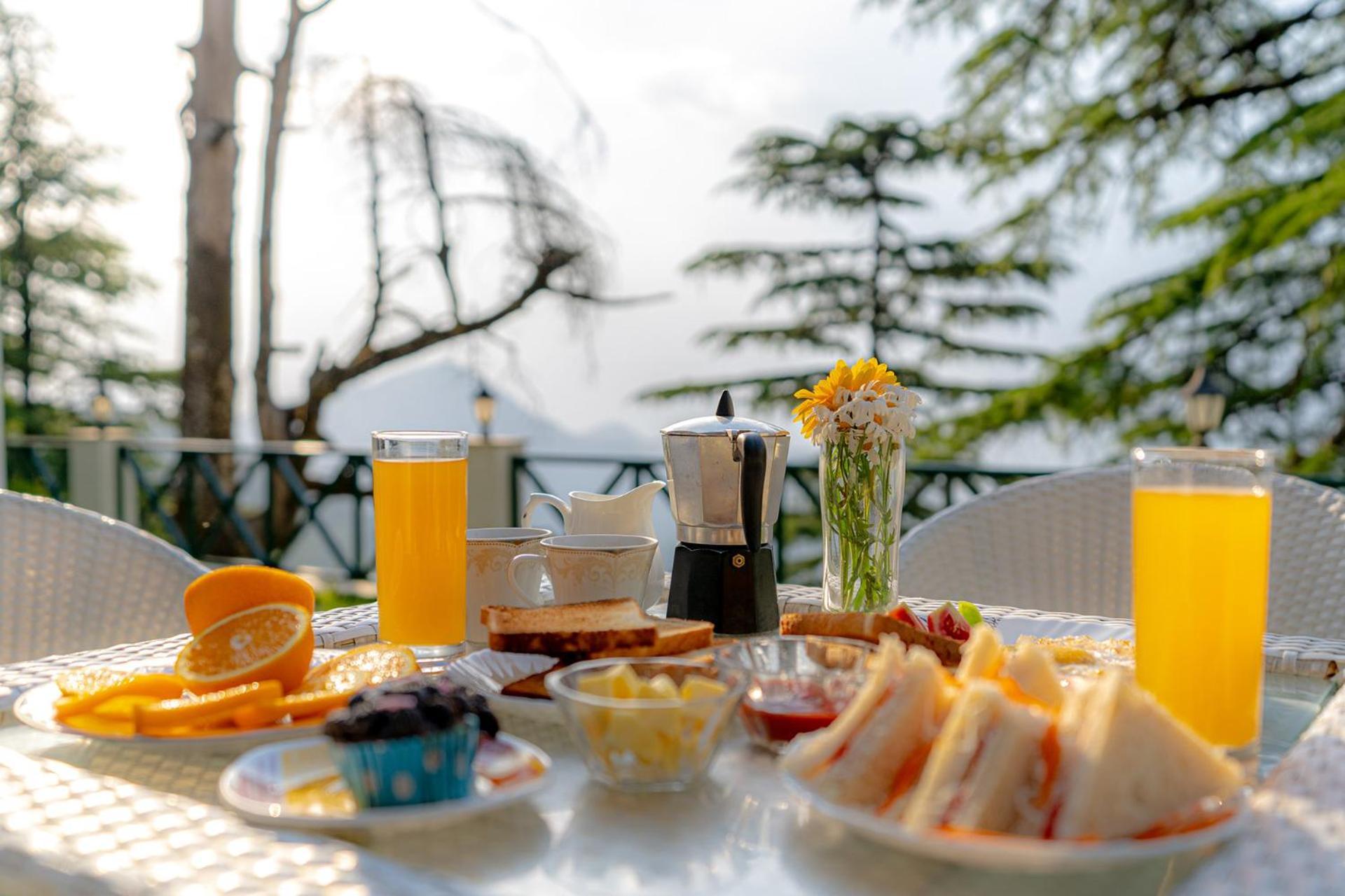 Stayvista Mellow Cottage Scenic View Near Mall Road 무소리에 외부 사진